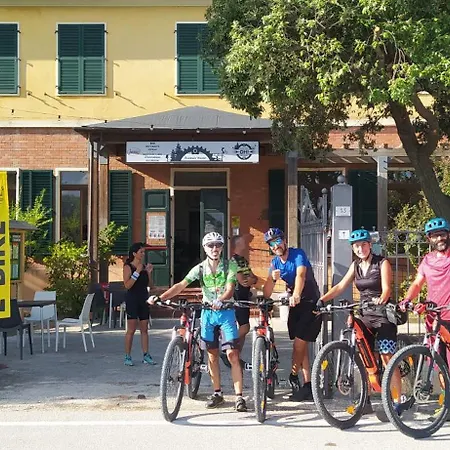 Hostel Oh! Outdoor San Lorenzo (Macerata)