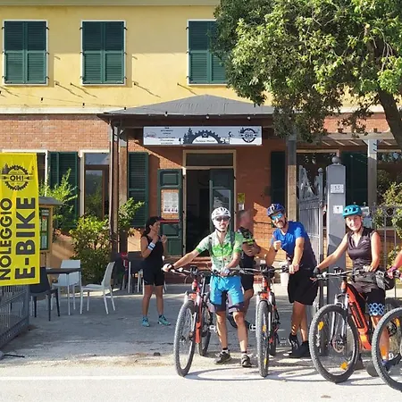 Oh! Outdoor Hostel San Lorenzo (Macerata)